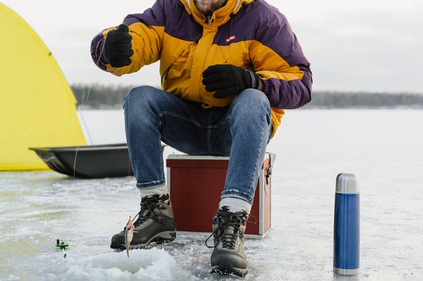 Comment vivre une expérience de pêche sur glace en Finlande?